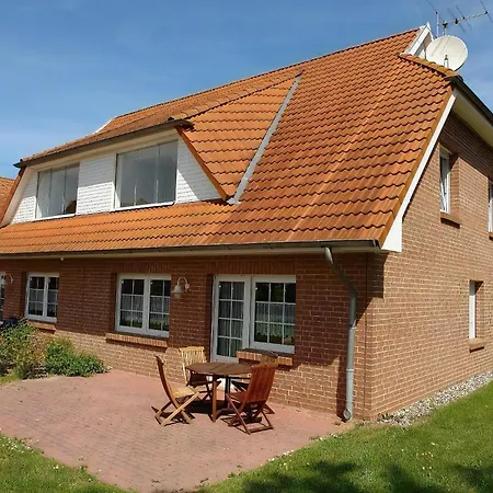 Apartment Komfortable In Waase Mit Garten Ummanz